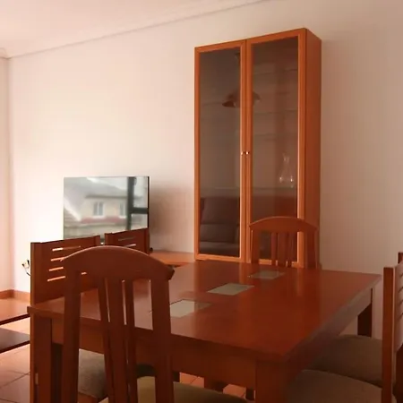 Funcional, Minimalista Y Muy Centrico * Vigo